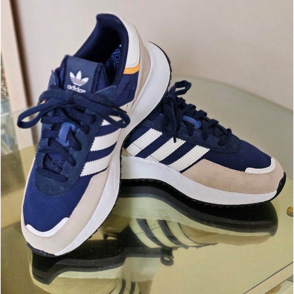 Boys Adidas Sneakers Size 6 1/2